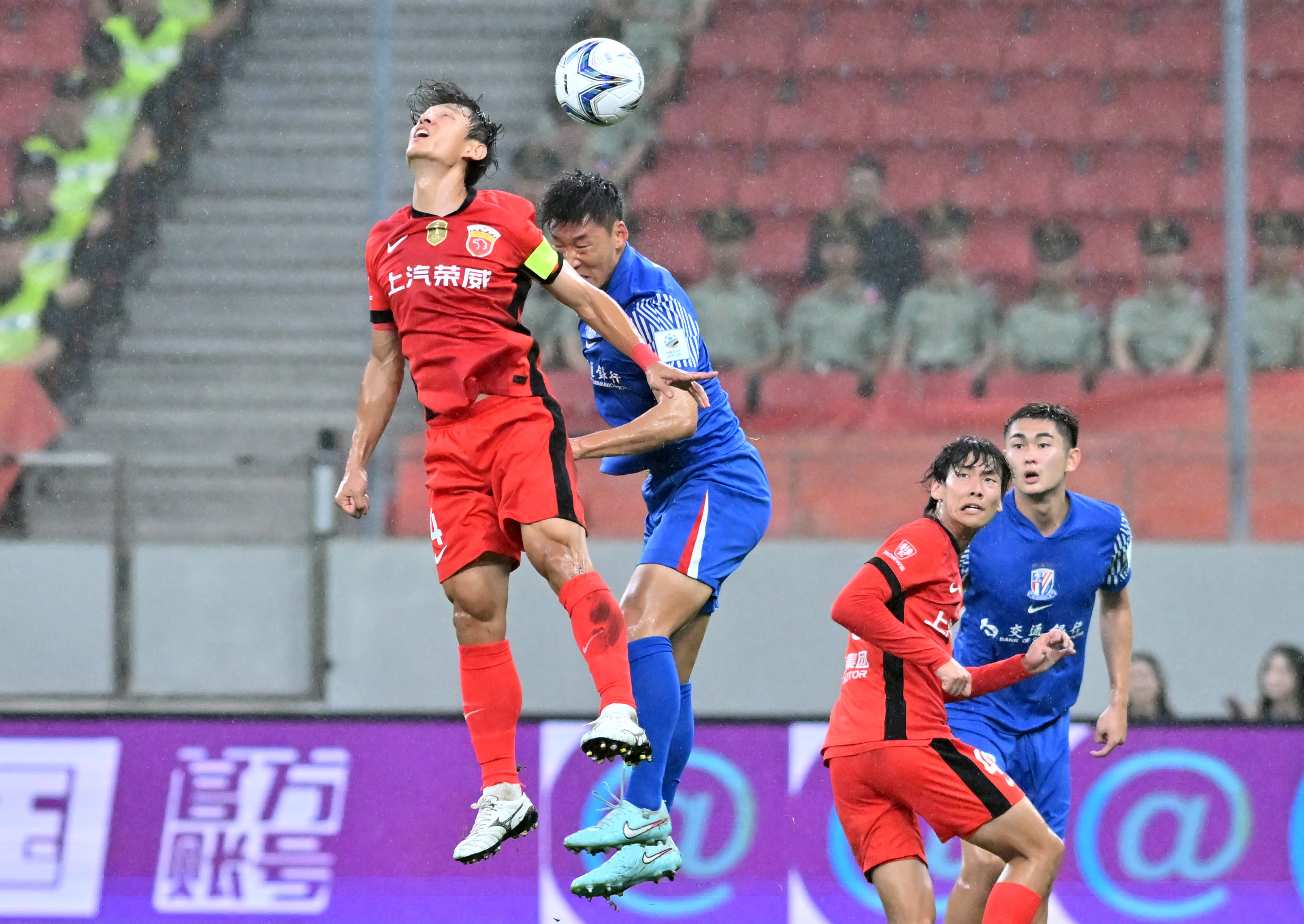 28circle-上海海港冲刺阶段造点机会，志在德国杯名次提升，震撼外界，身体对抗强度拉满的简单介绍