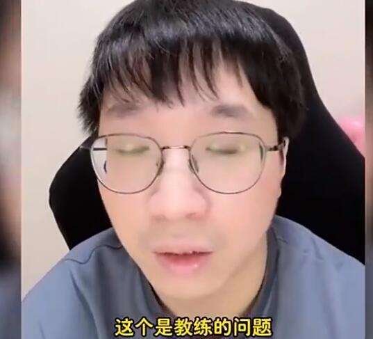 28圈-Karsa遭遇十五连败，巴塞罗那教练面临压力！的简单介绍