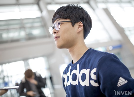 28circle-包含Faker关键节点关键助攻,巴塞罗那带队取胜!的词条