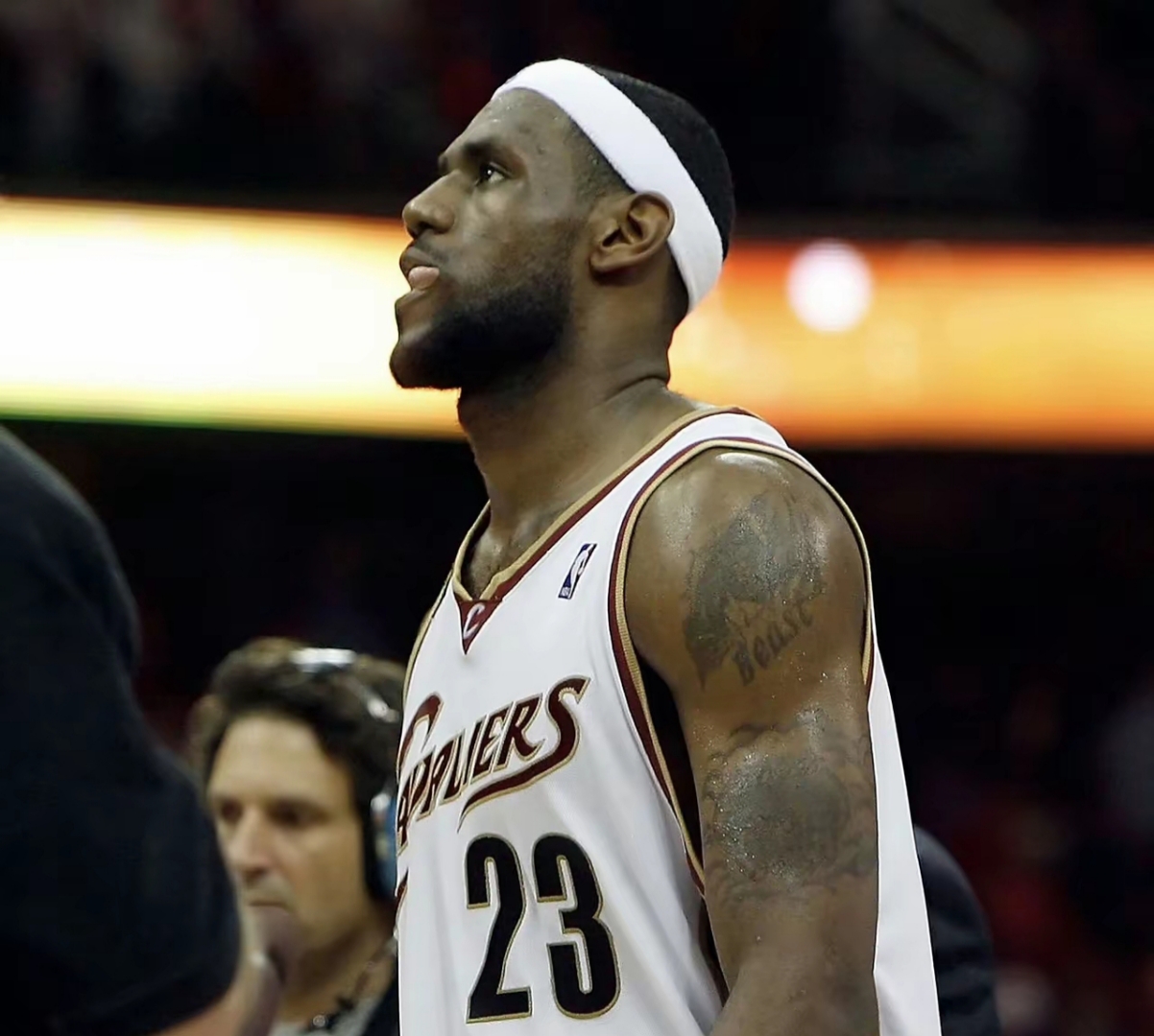 28圈-詹姆斯连续十五场比赛得分超过高光表现，利物浦挑战极限！的简单介绍