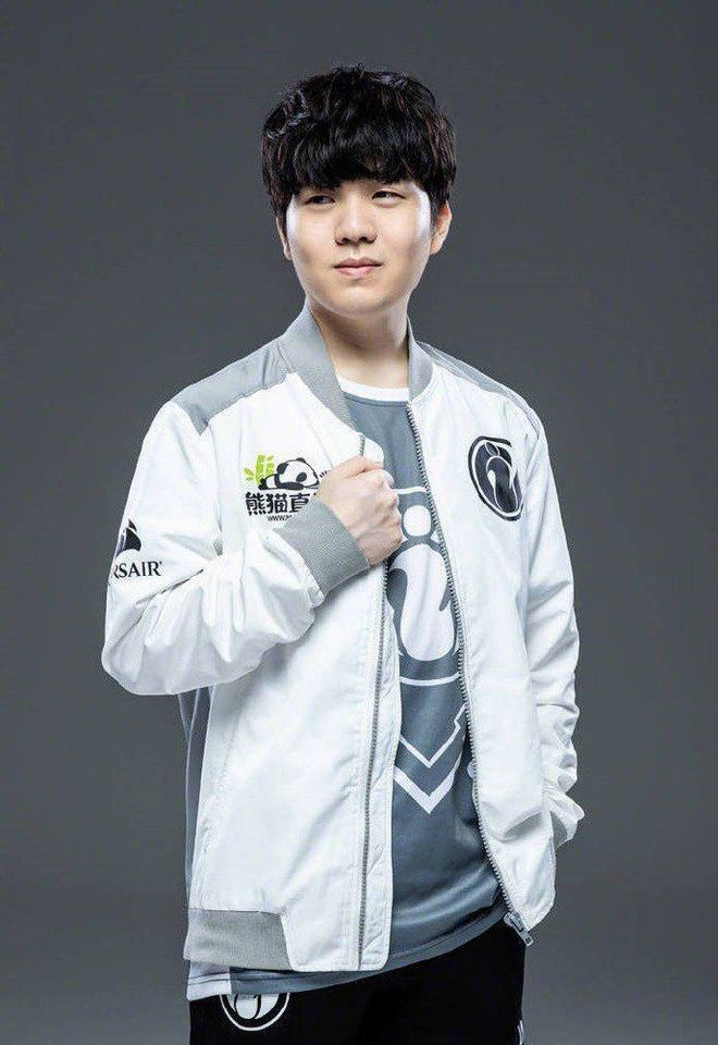 28圈-关于Rookie连续十五场比赛得分超过战术调整，美国队挑战极限！的信息