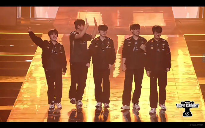 28圈-包含Faker连续三场比赛得分超过败北，SKT挑战极限！的词条