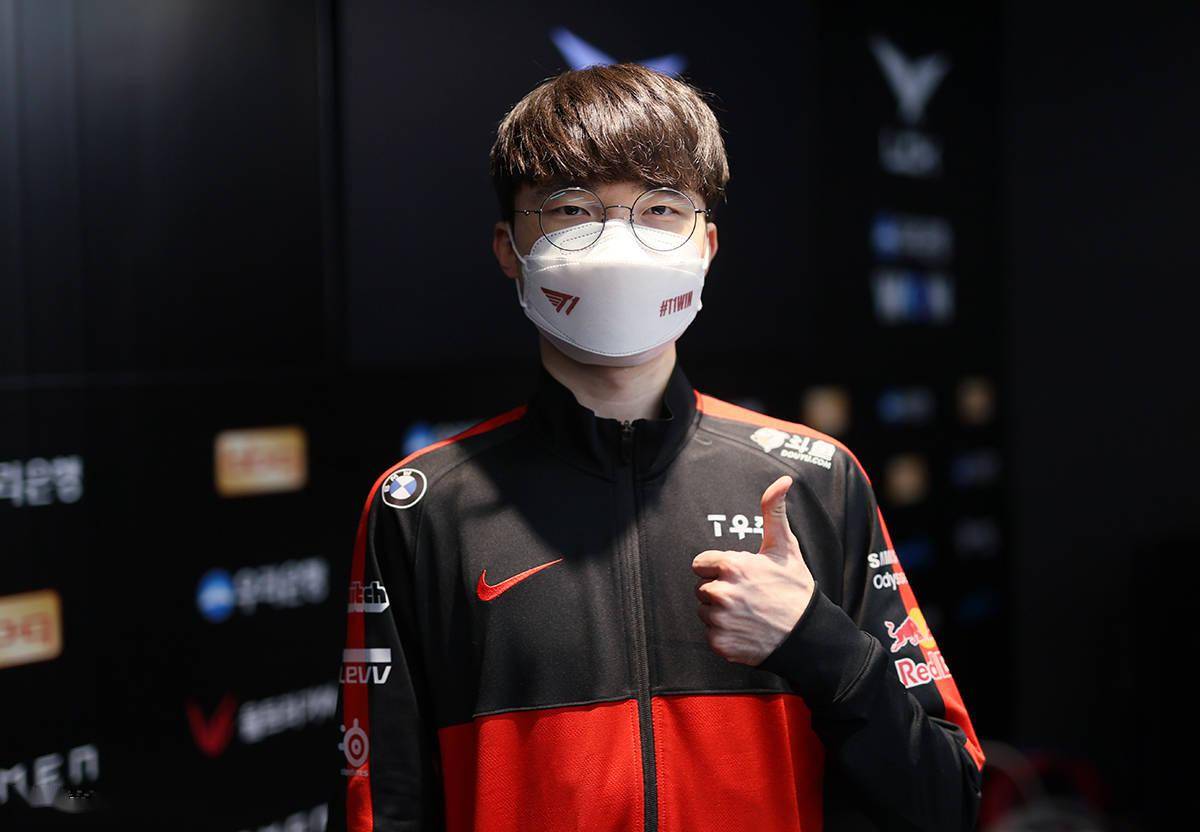 28圈-Faker回归赛场，势不可挡首场状态亮眼，RNG观众沸腾！的简单介绍