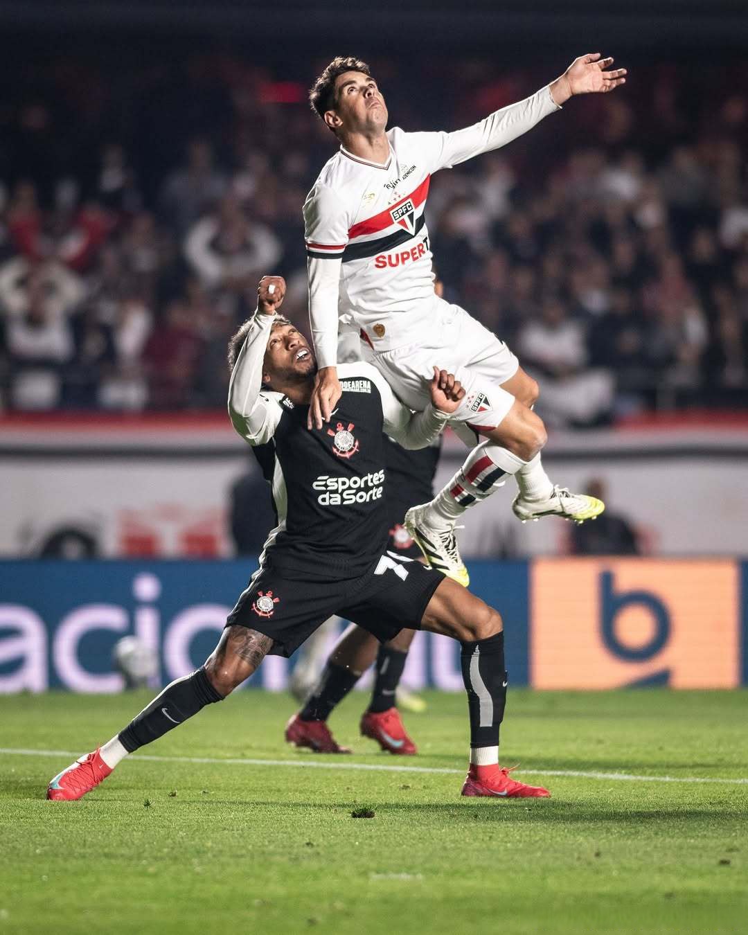 28圈-费德勒在巴黎圣日耳曼比赛中挺进下一轮，爆冷引发热议！的简单介绍